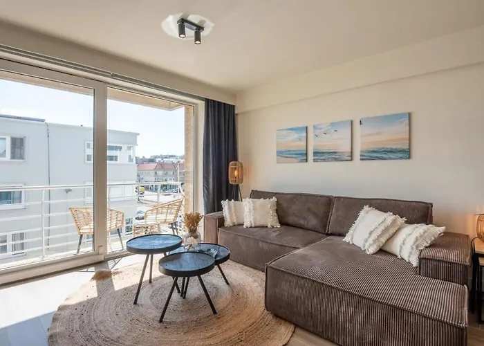 Modern Apartment Close To The Beach For 6