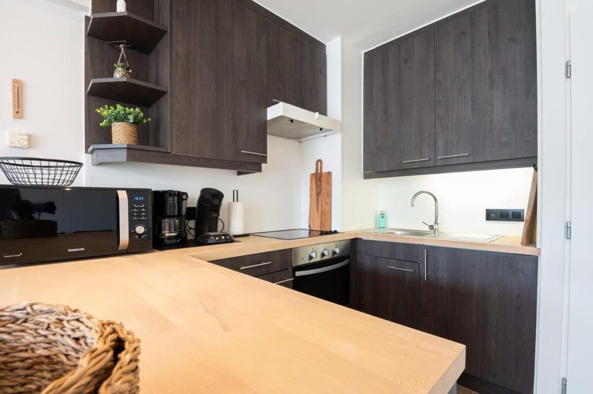 Modern Close To The For 6 Apartment