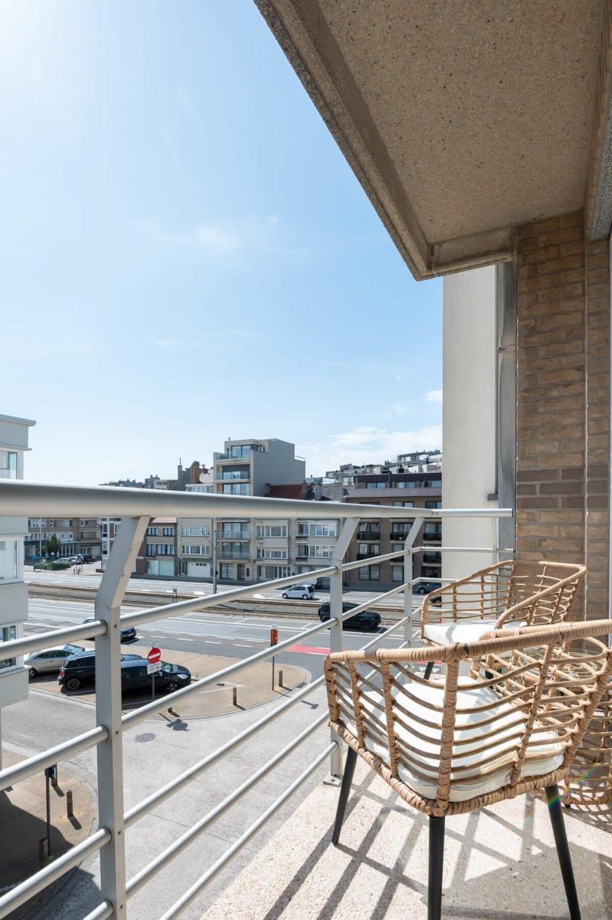 Apartment Modern Close To The For 6 *